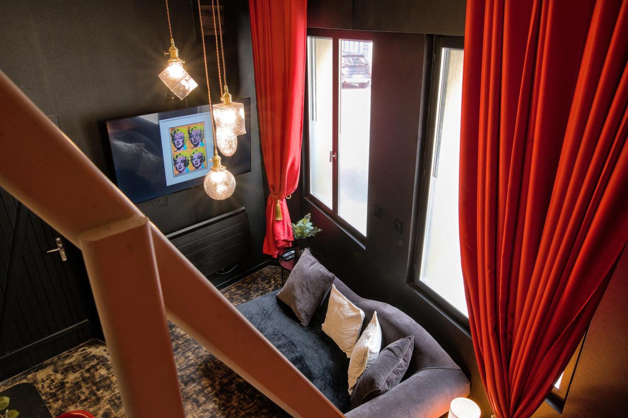Unsejourametz - Le Cinema De Marilyn Apartment *